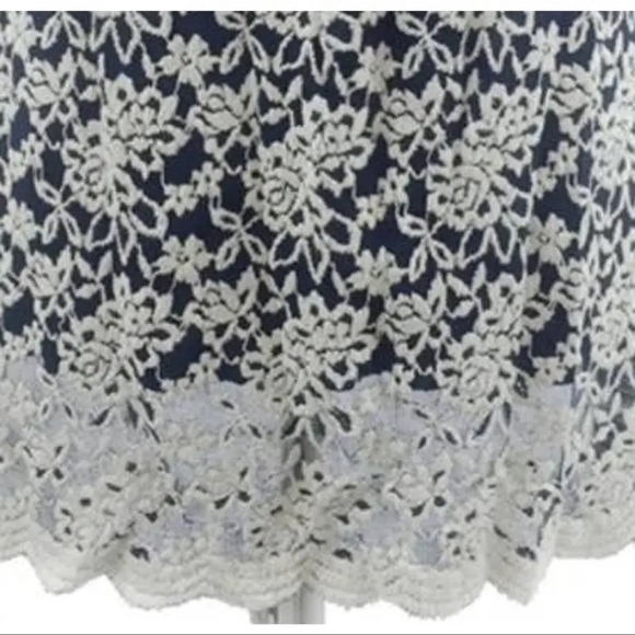 Floral Lace Sleeveless Scalloped Hem Dress - Picture 5 of 5